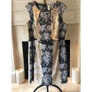 Emma & Michelle Women’s Black and Cream Two Tone Floral Pattern Sleeveless Tank